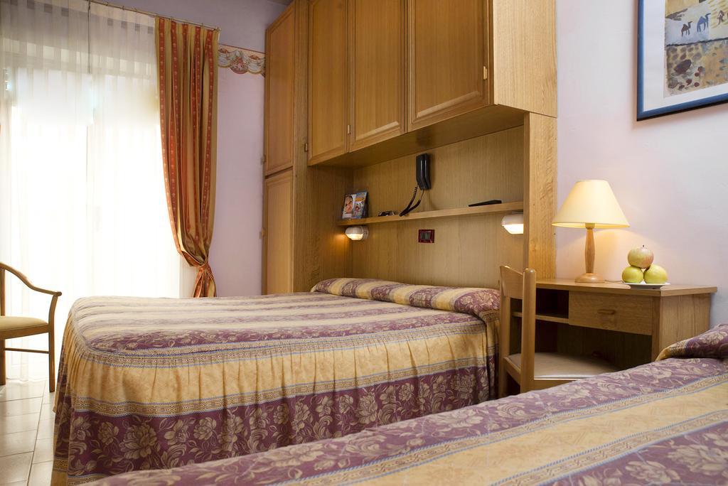 Hotel Kennedy Rimini Extérieur photo
