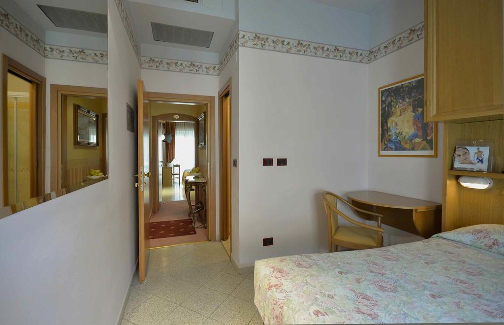 Hotel Kennedy Rimini Extérieur photo