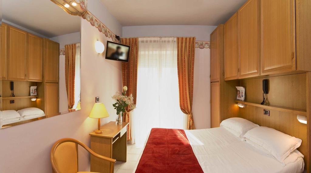 Hotel Kennedy Rimini Extérieur photo